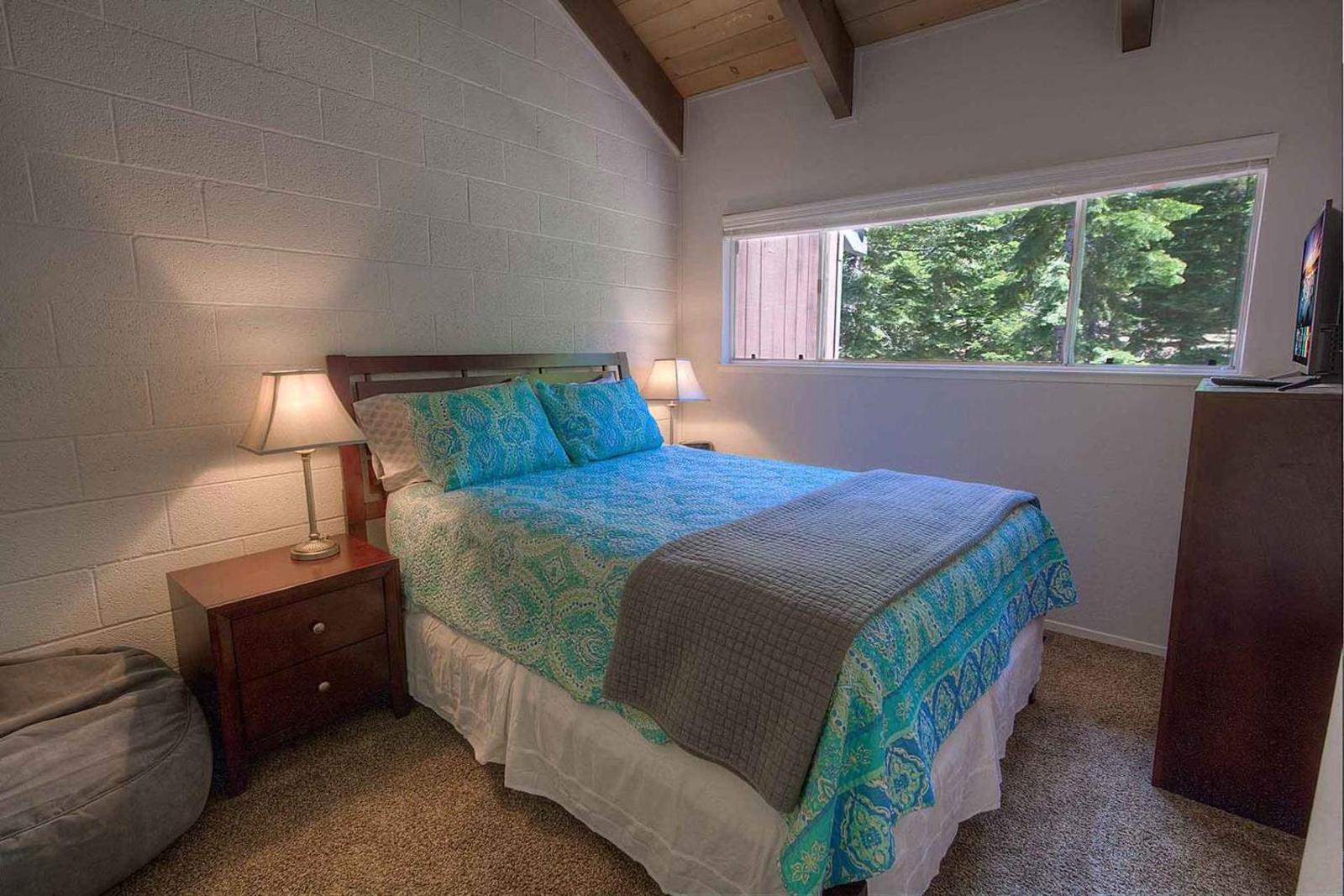 Twin Pines Tahoe Retreat by Lake Tahoe Accommodations Main image 2